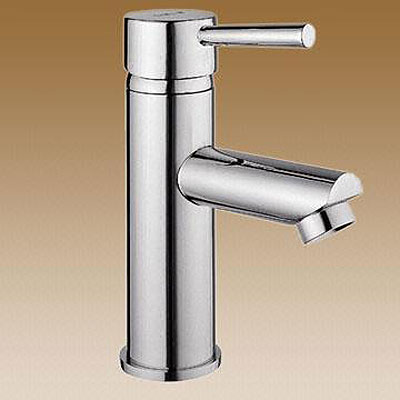 Contemporary Roberto Single Handle Chrome Bathroom Faucet